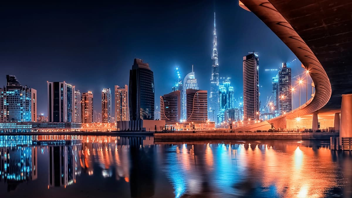 Dynamic Façade Lighting Skyscraper LED Installation